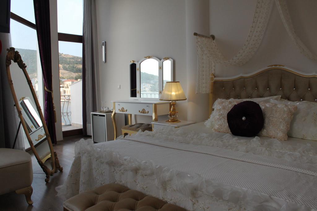 Huri&Nuri Hotel Foça Exterior foto